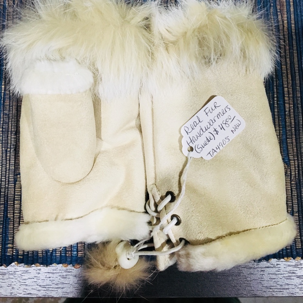 Fingerless gloves